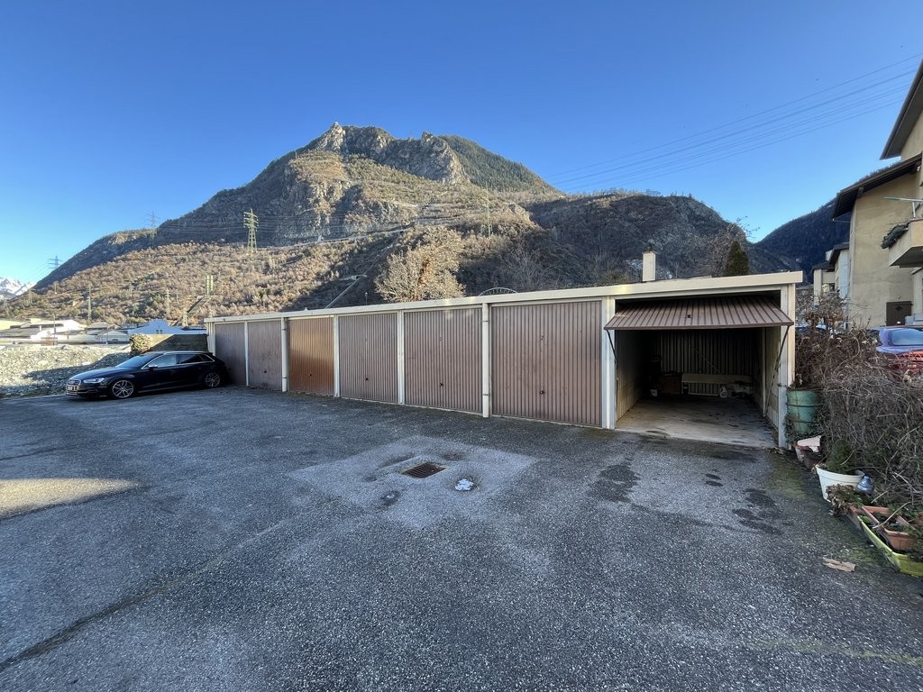 Single garage, photo 1 sur 2