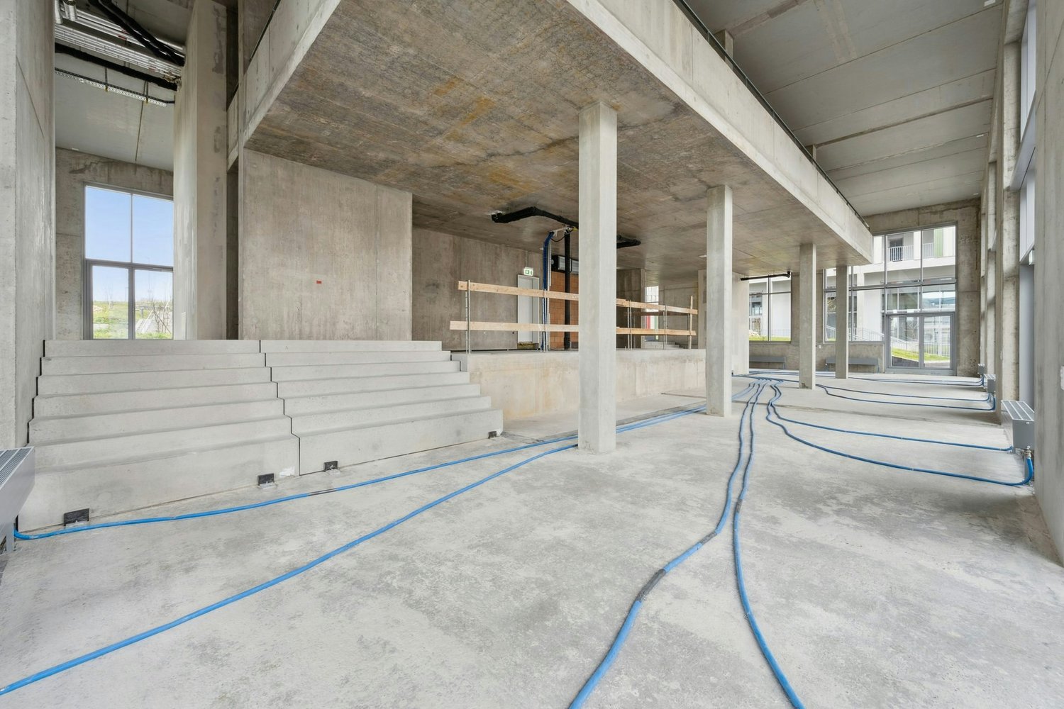590m² commercial