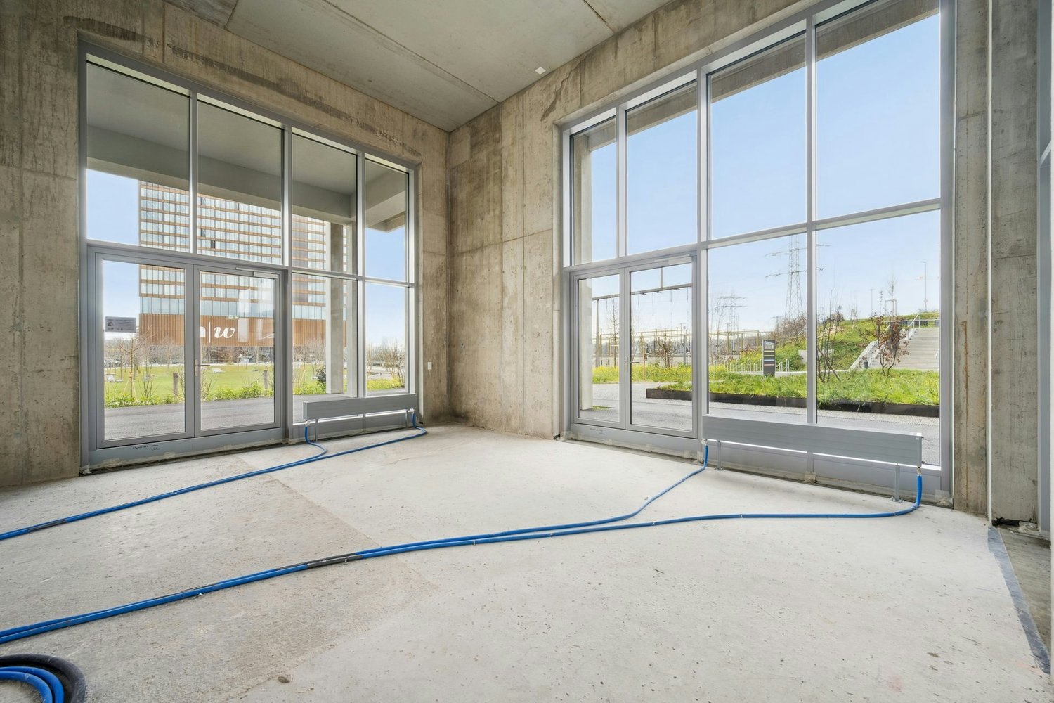 590m² commercial