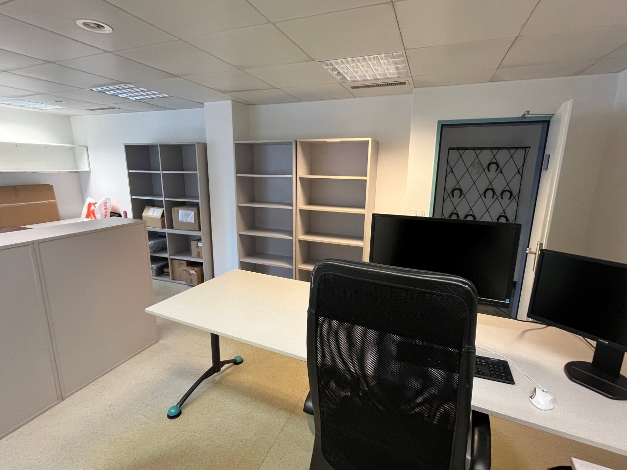Bureau, photo 2 sur 6