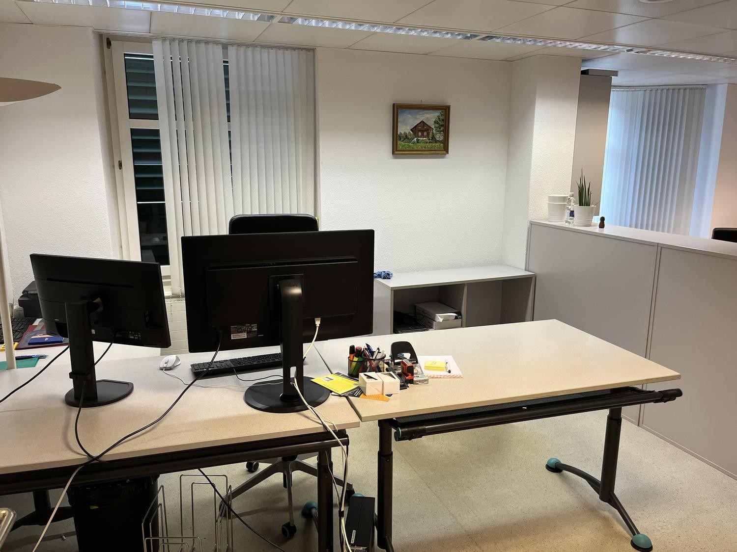 Bureau, photo 1 sur 6