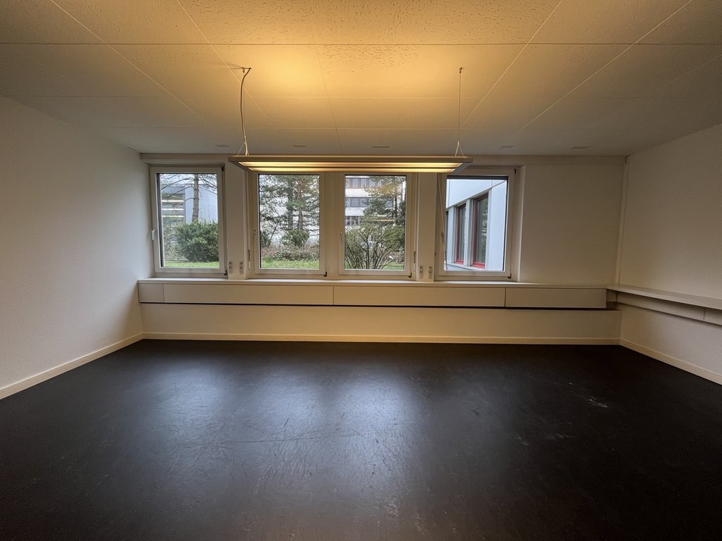 30m² office, photo 2 sur 3