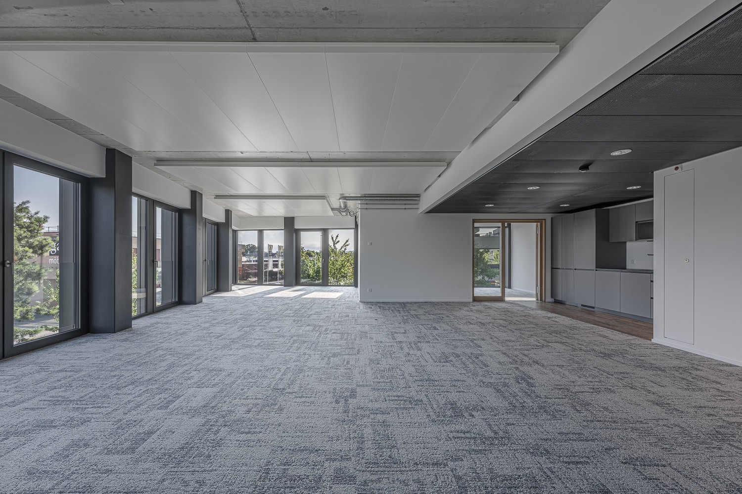 118m² commercial