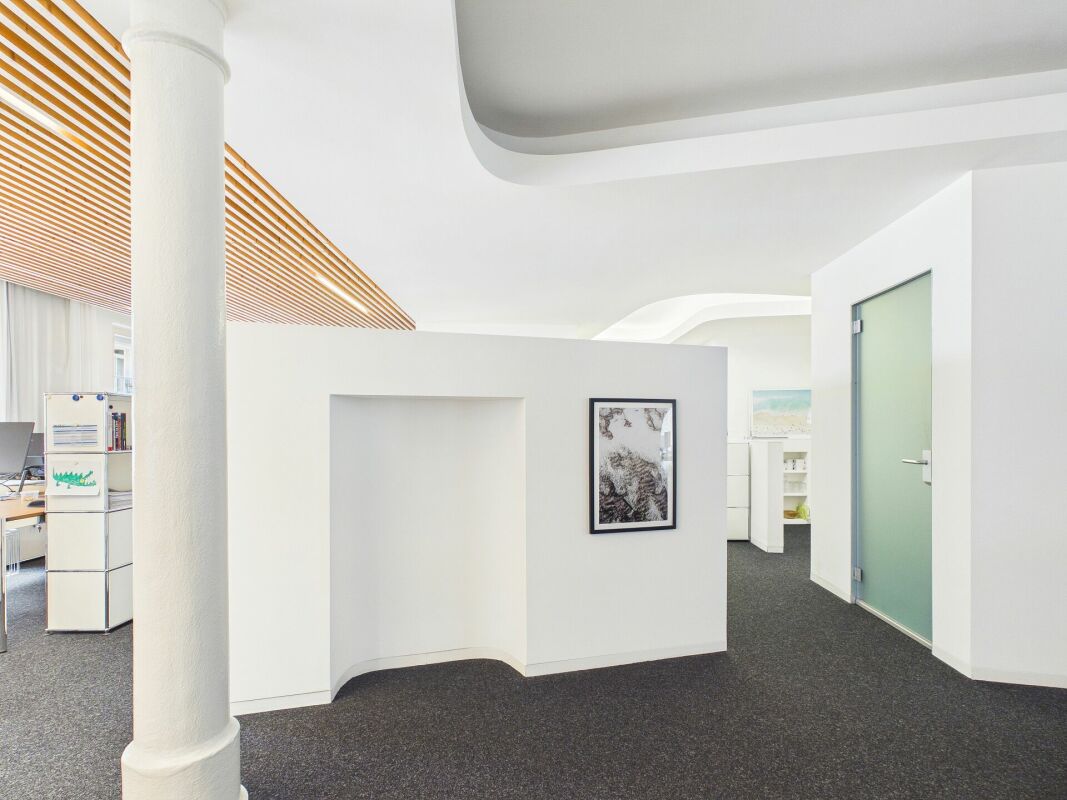 Bureau de 100m², photo 1 sur 10