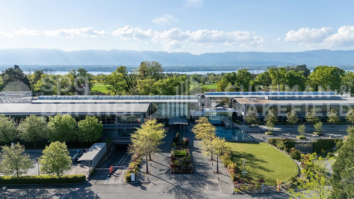 300m² office