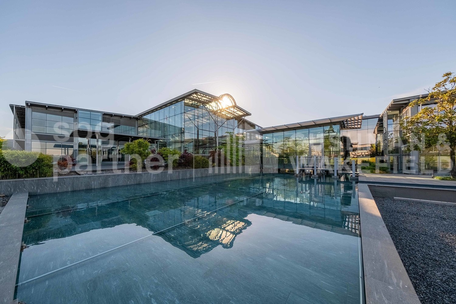 300m² office