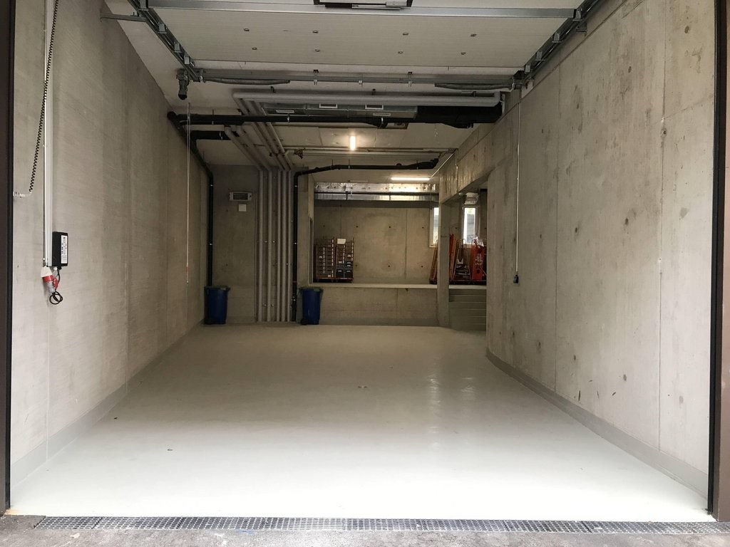47m² storage room
