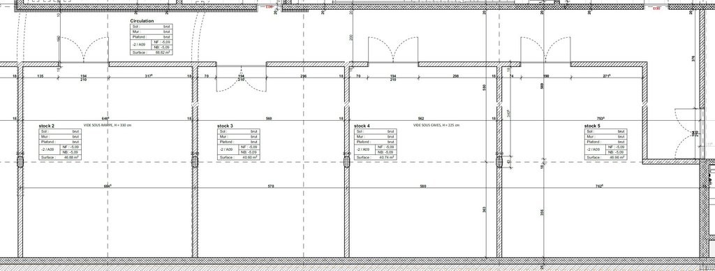 47m² storage room