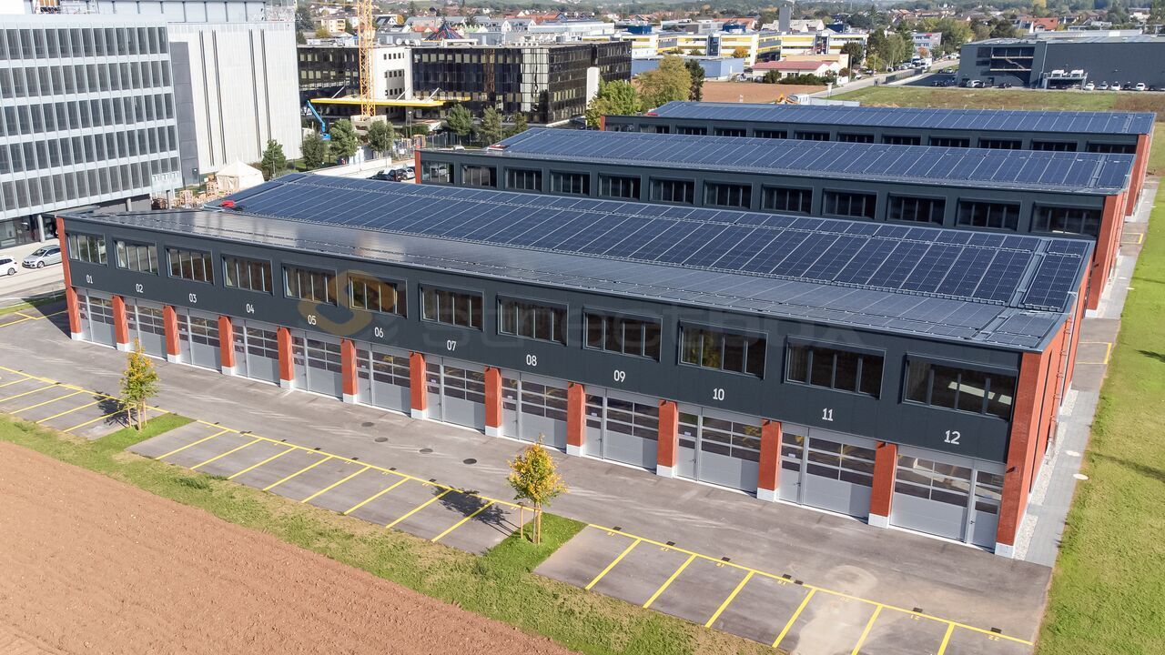115m² commercial, photo 1 sur 3
