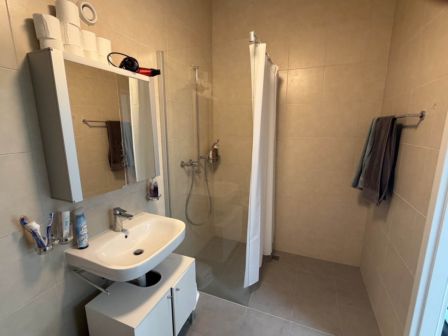 Room in a shared flat, photo 5 sur 7