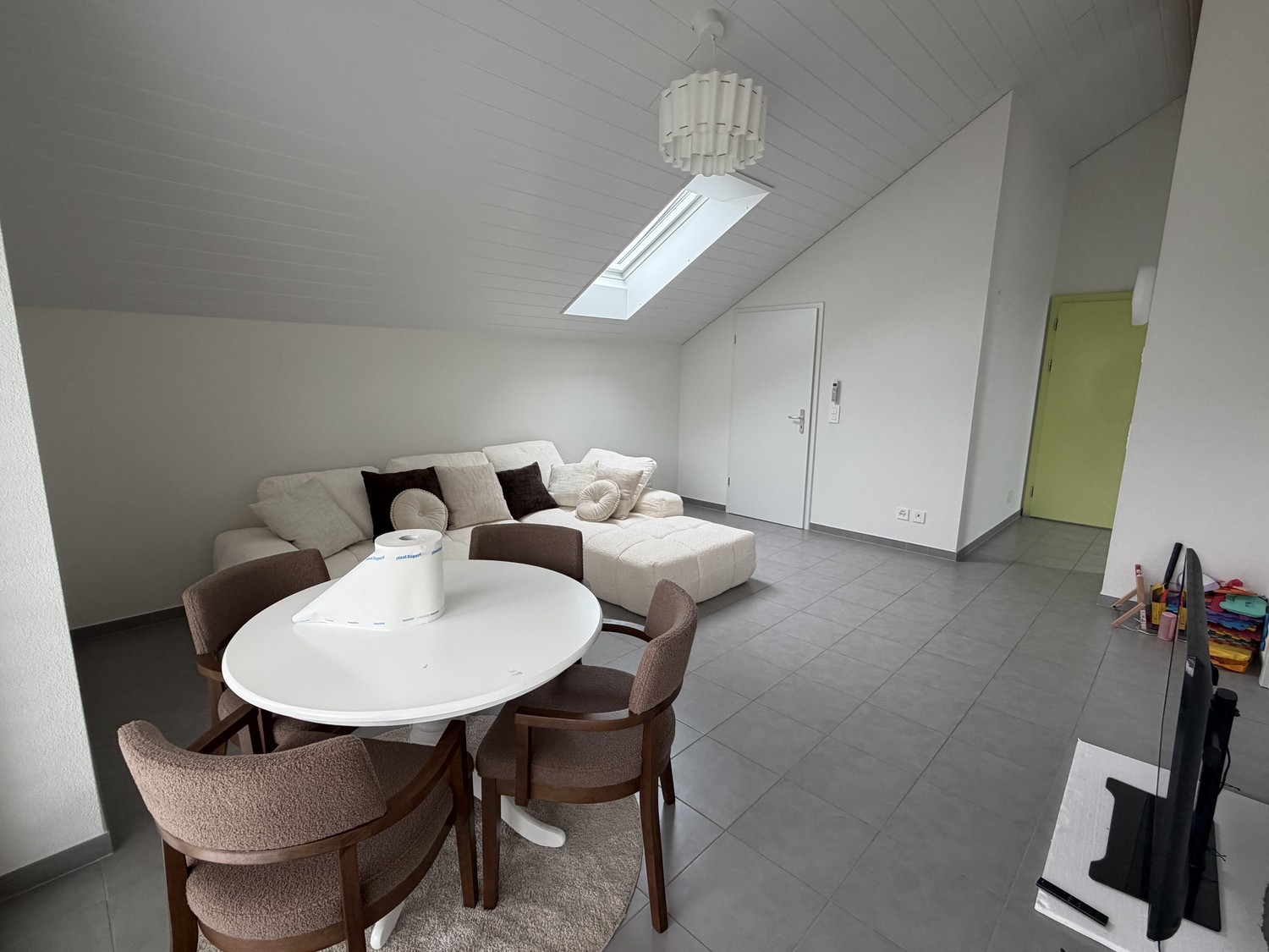 Room in a shared flat, photo 1 sur 7