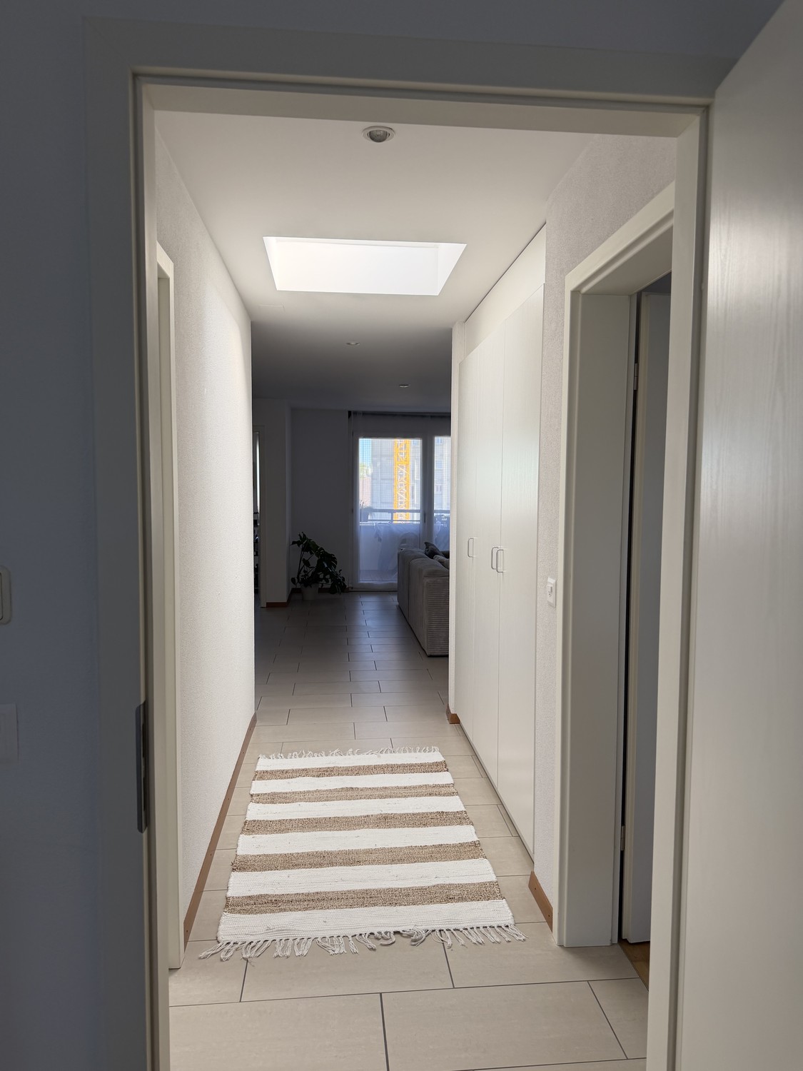 Appartement de 3 ½ pièces
Reprise de bail au 1.11
7eme étage (attique)
Colonne de lavage incluse