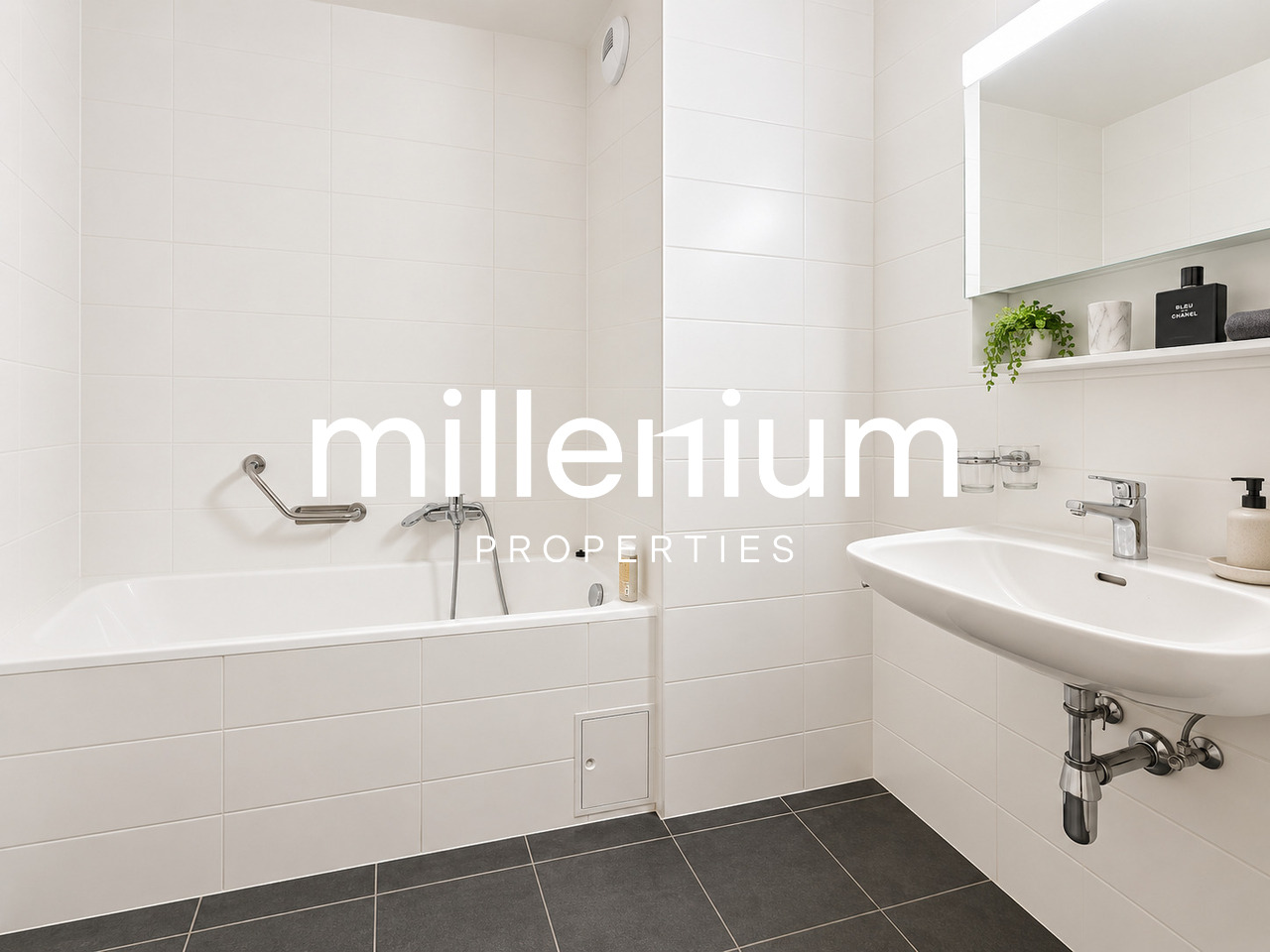 5 rooms apartment