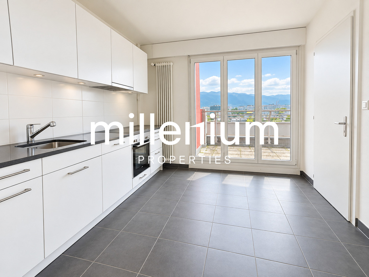 5 rooms apartment