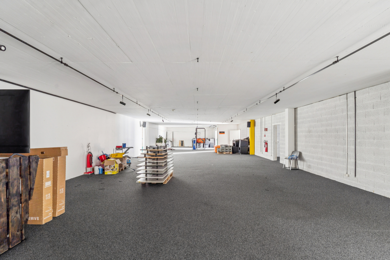 622m² commercial, photo 3 sur 6