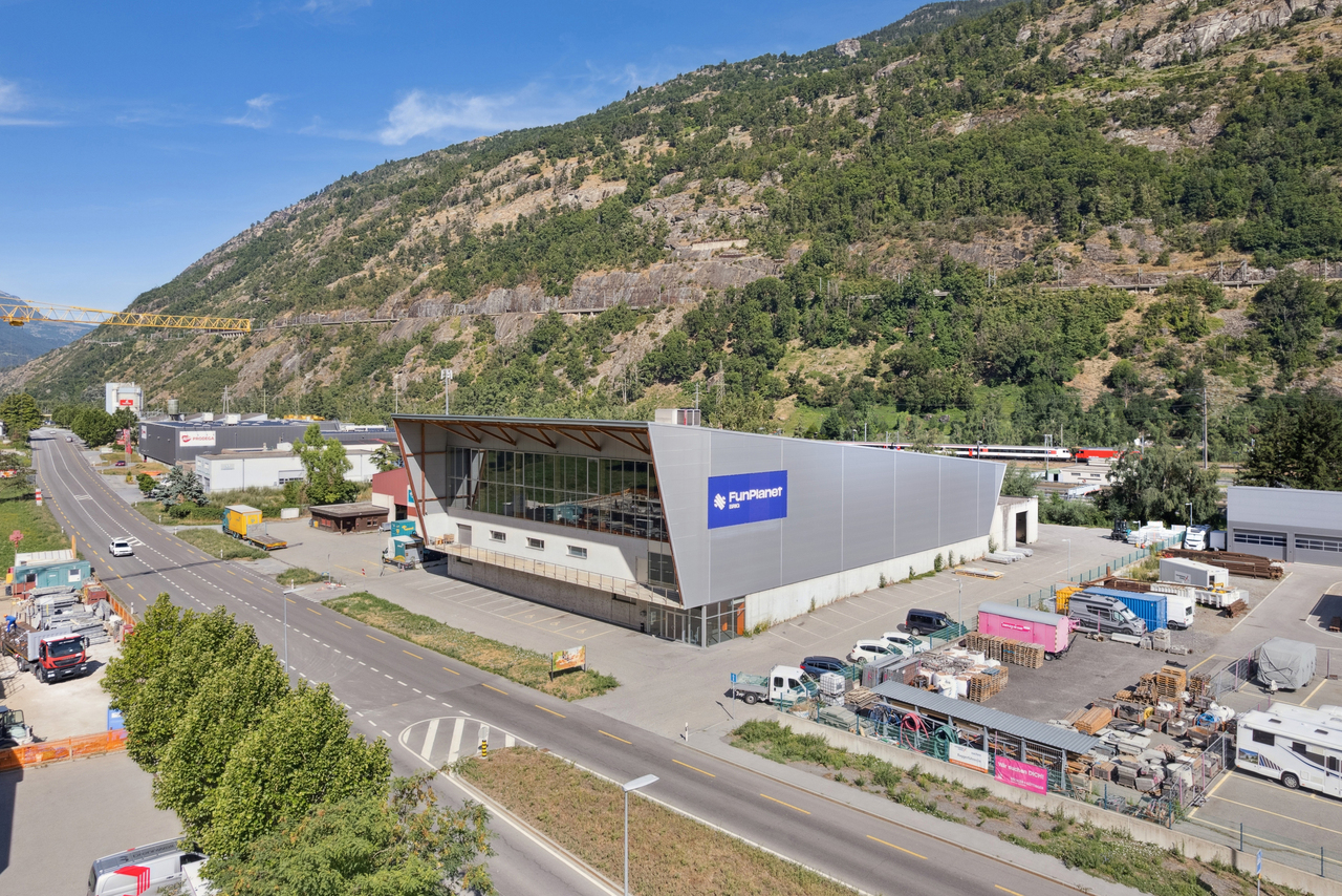 622m² commercial, photo 1 sur 6