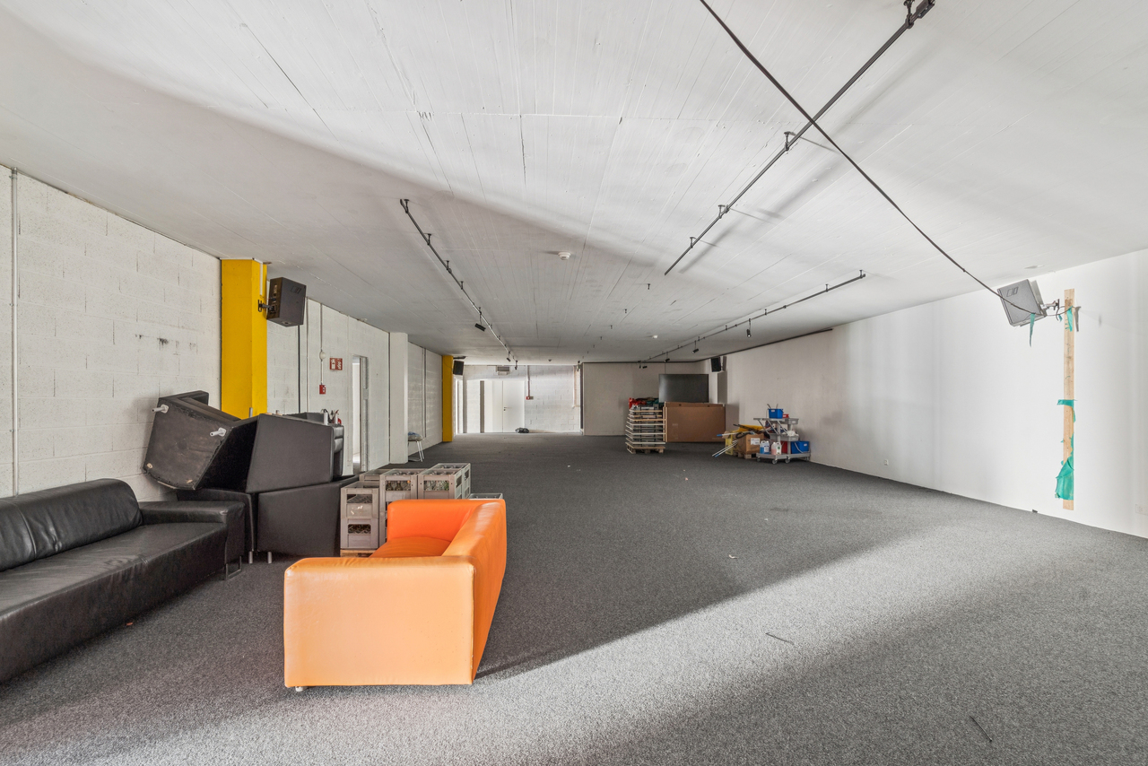 622m² commercial, photo 4 sur 6