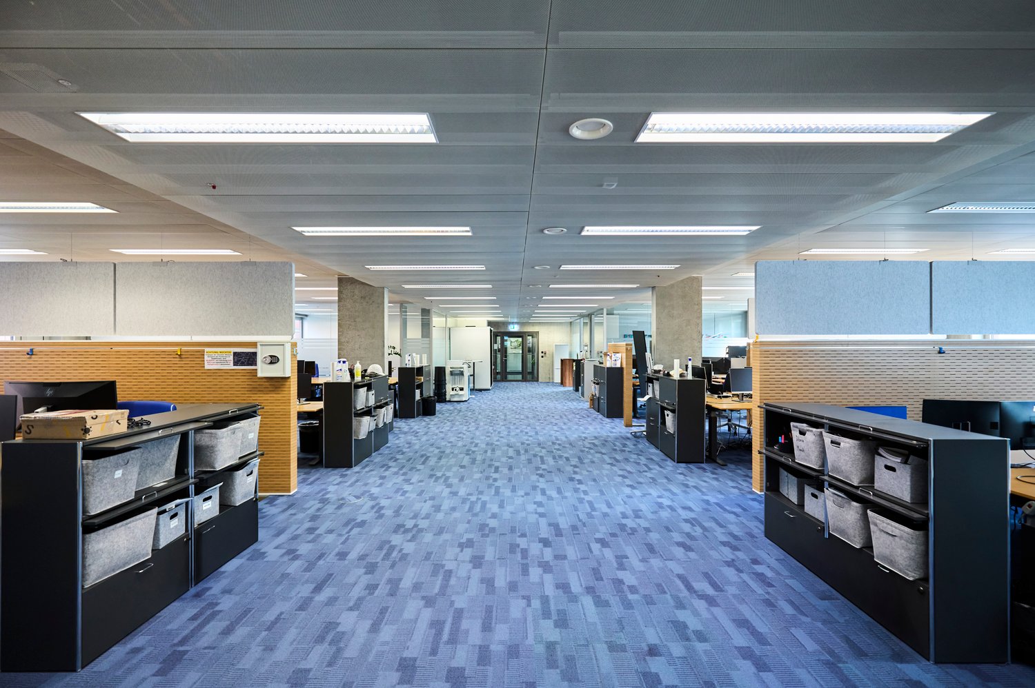3974m² office