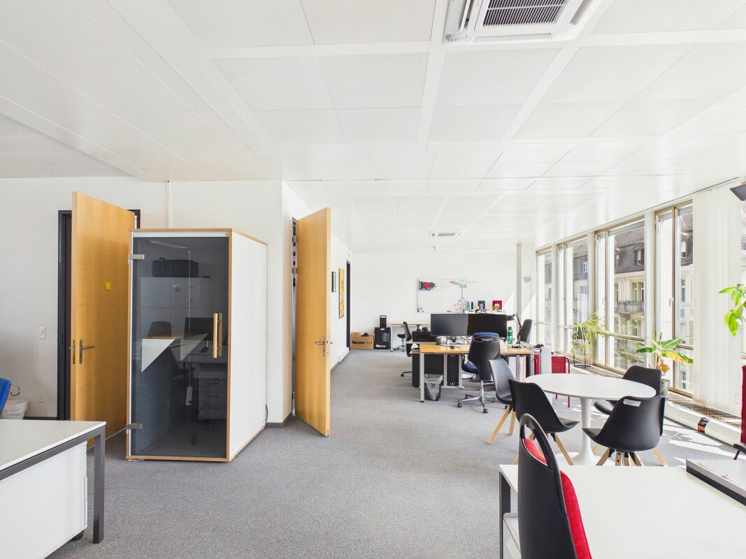 Bureau, photo 1 sur 10