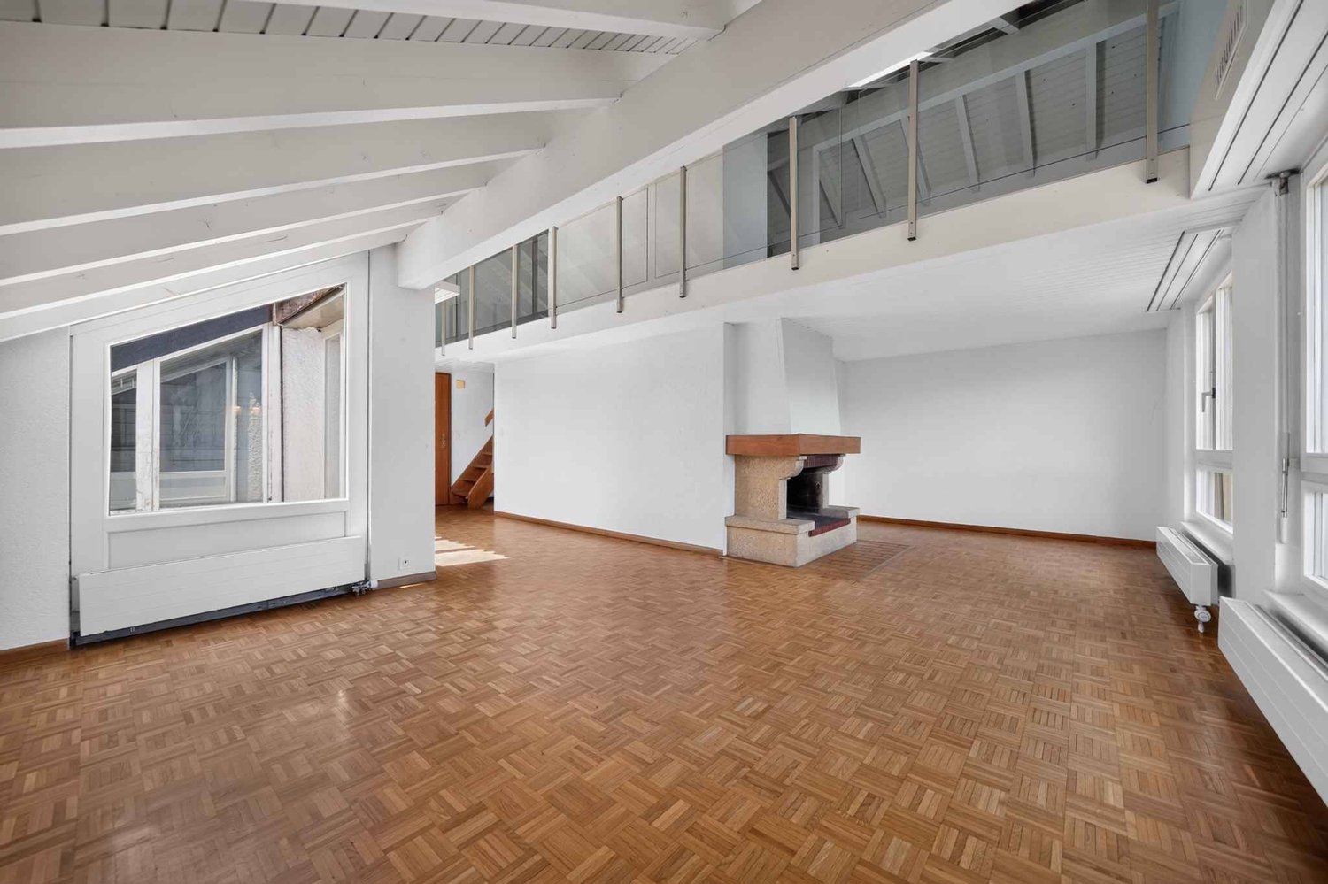 5 rooms apartment