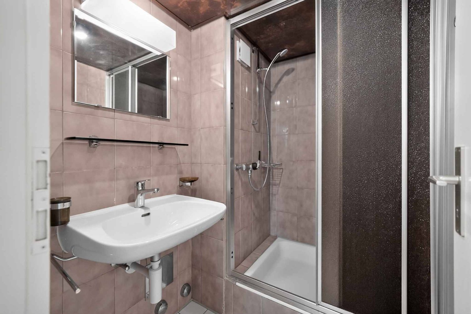5 rooms apartment