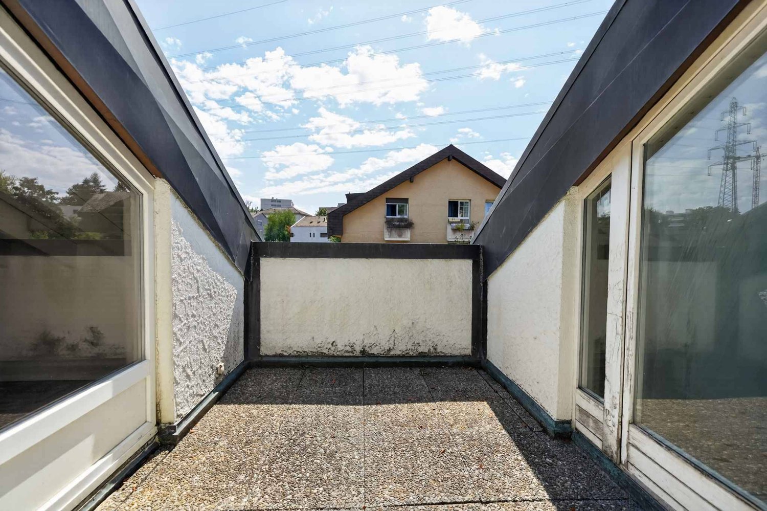 5 rooms apartment