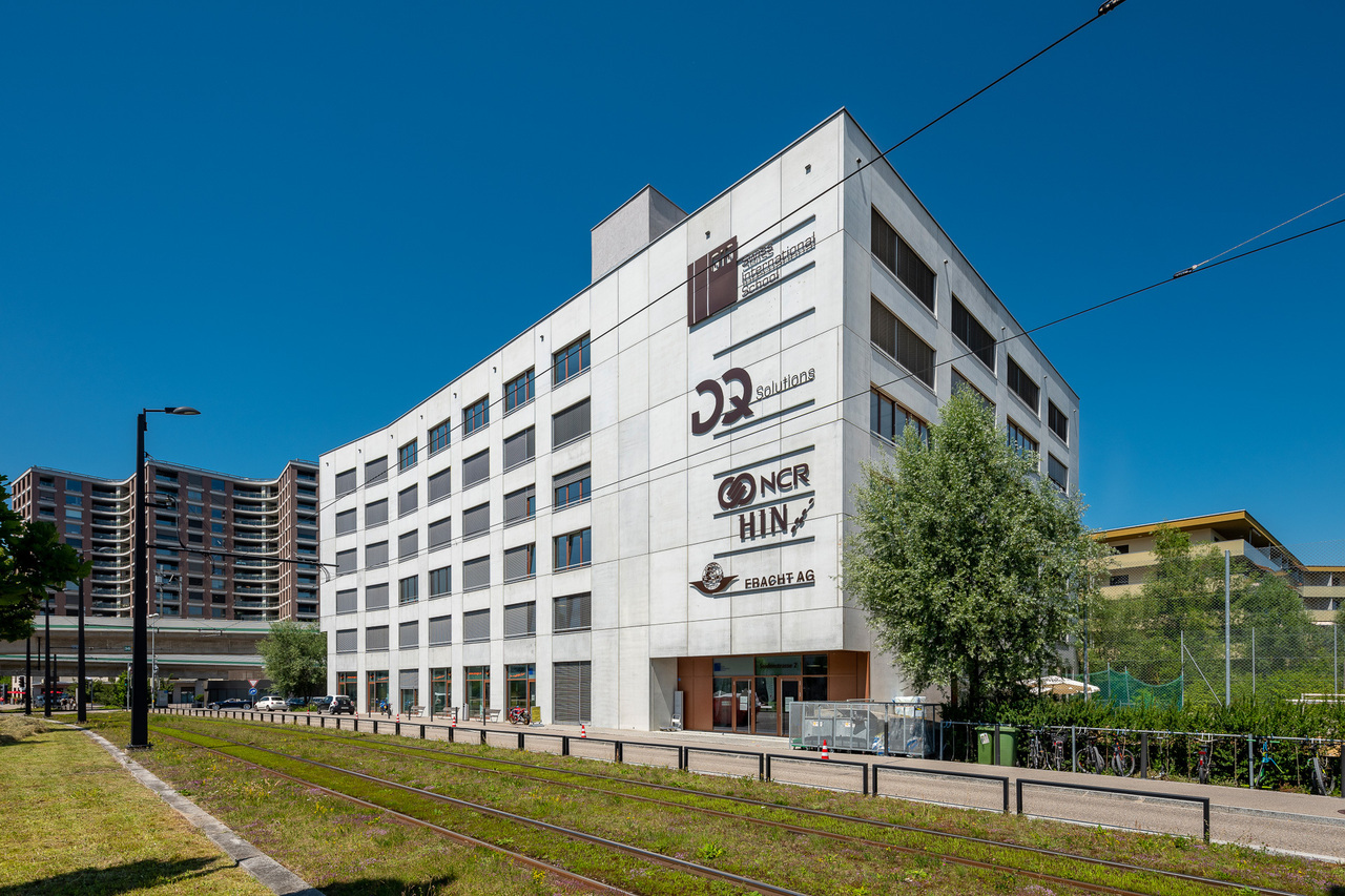 912m² bureau, photo 1 sur 9