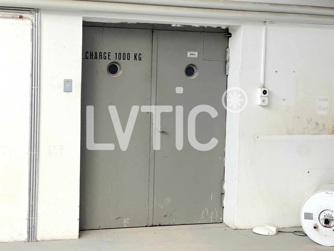 712m² storage room, photo 6 sur 8