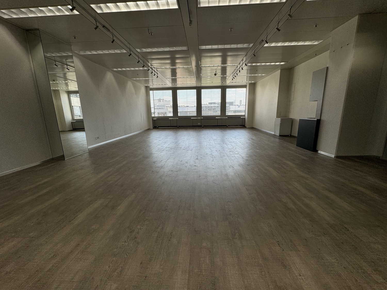 101m² commercial, photo 2 sur 4