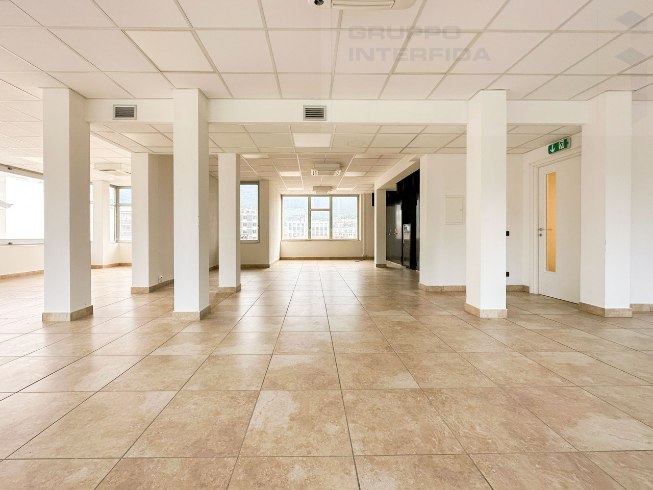 140m² bureau