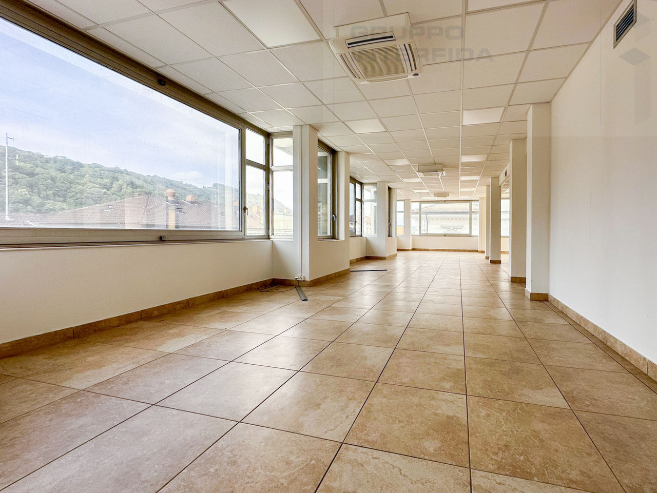 140m² bureau
