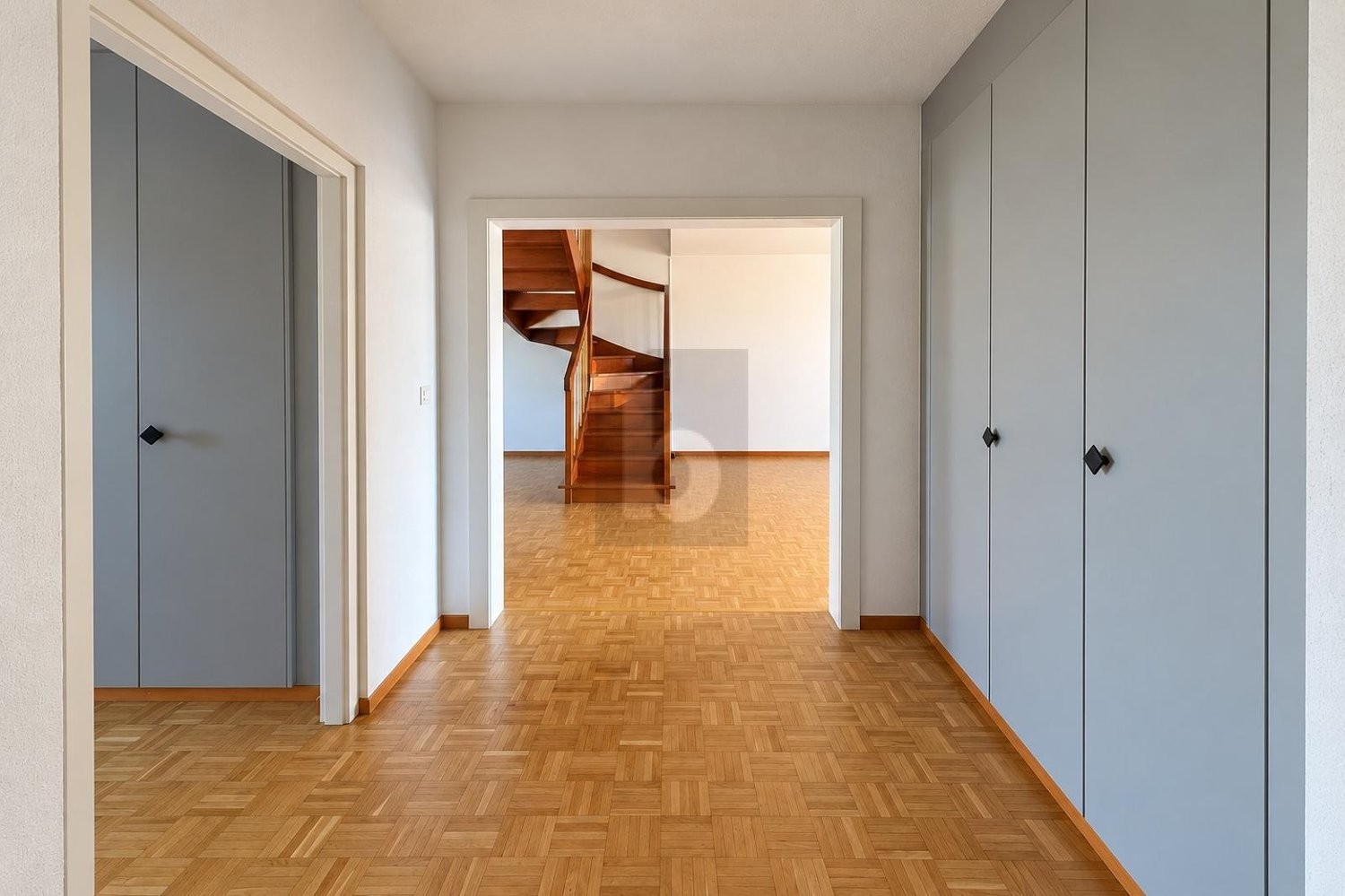 5 rooms attic flat