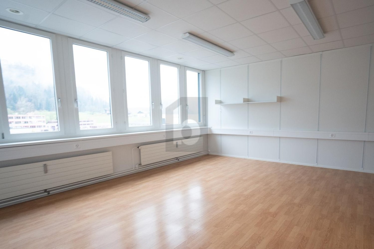 347m² bureau