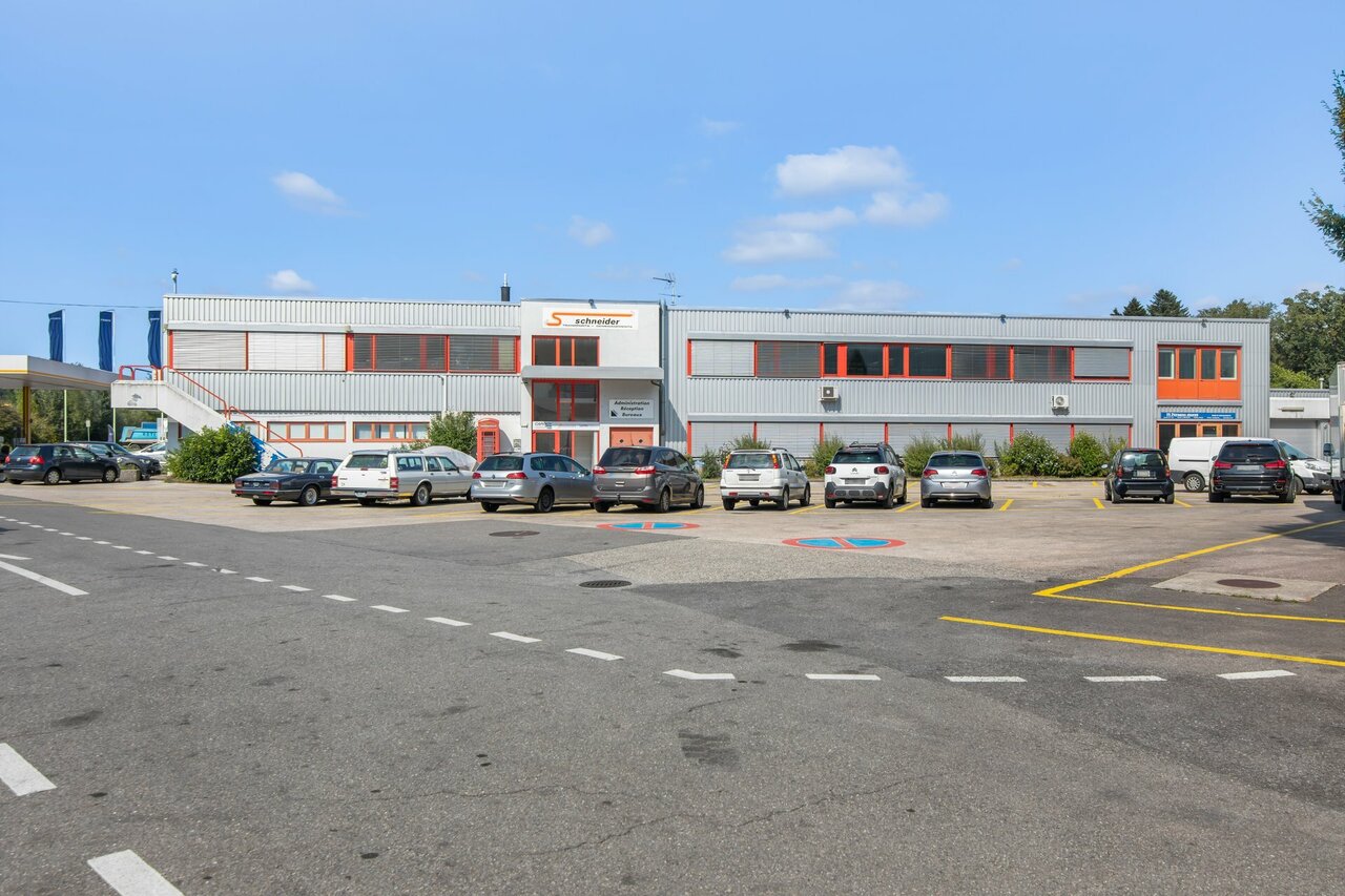 555m² office, photo 1 sur 7
