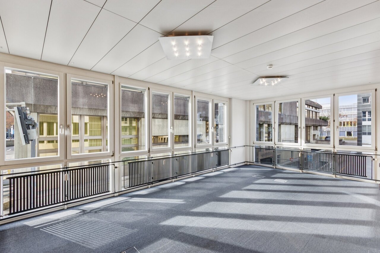 471m² de bureaux