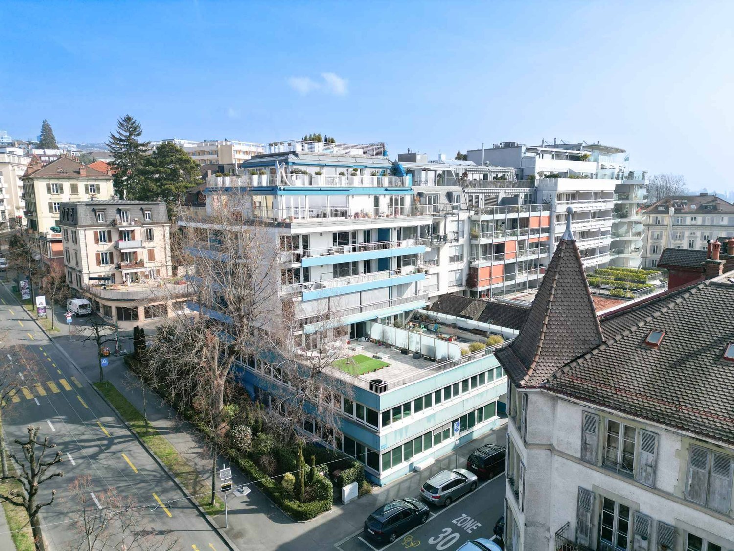 395m² office, photo 1 sur 8