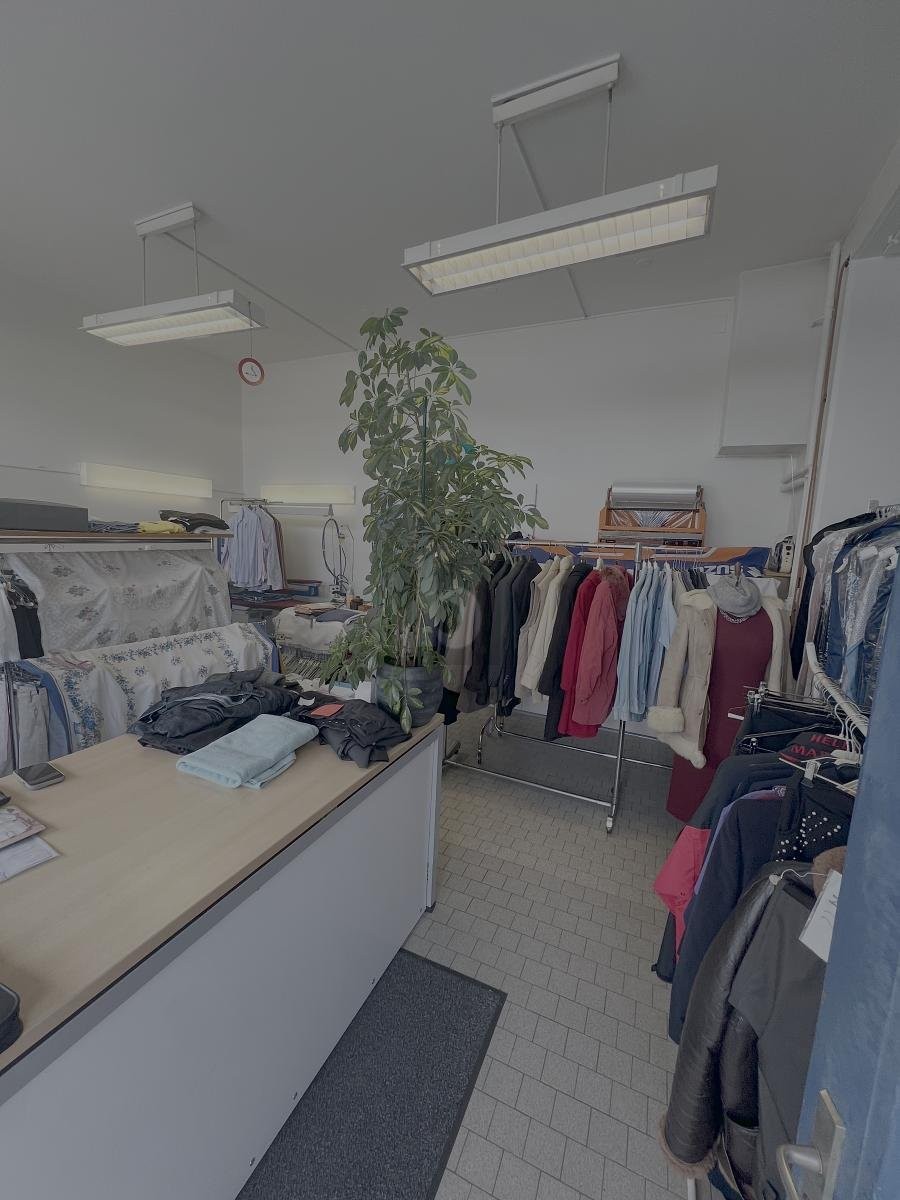 75m² shop