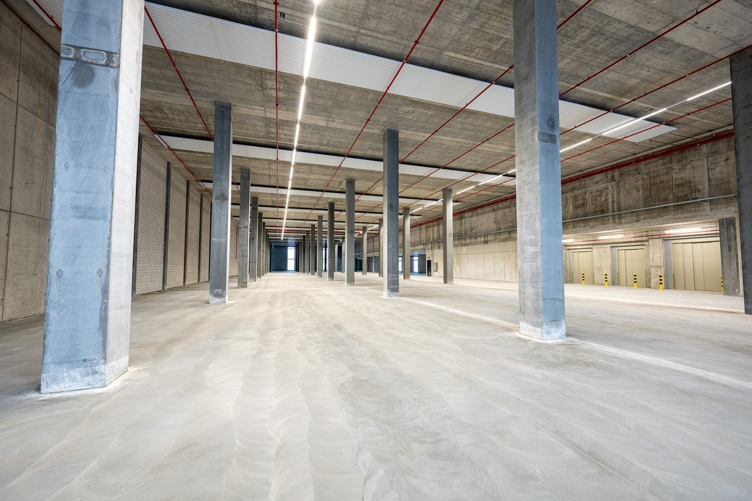 546m² de local de stockage, photo 1 sur 10