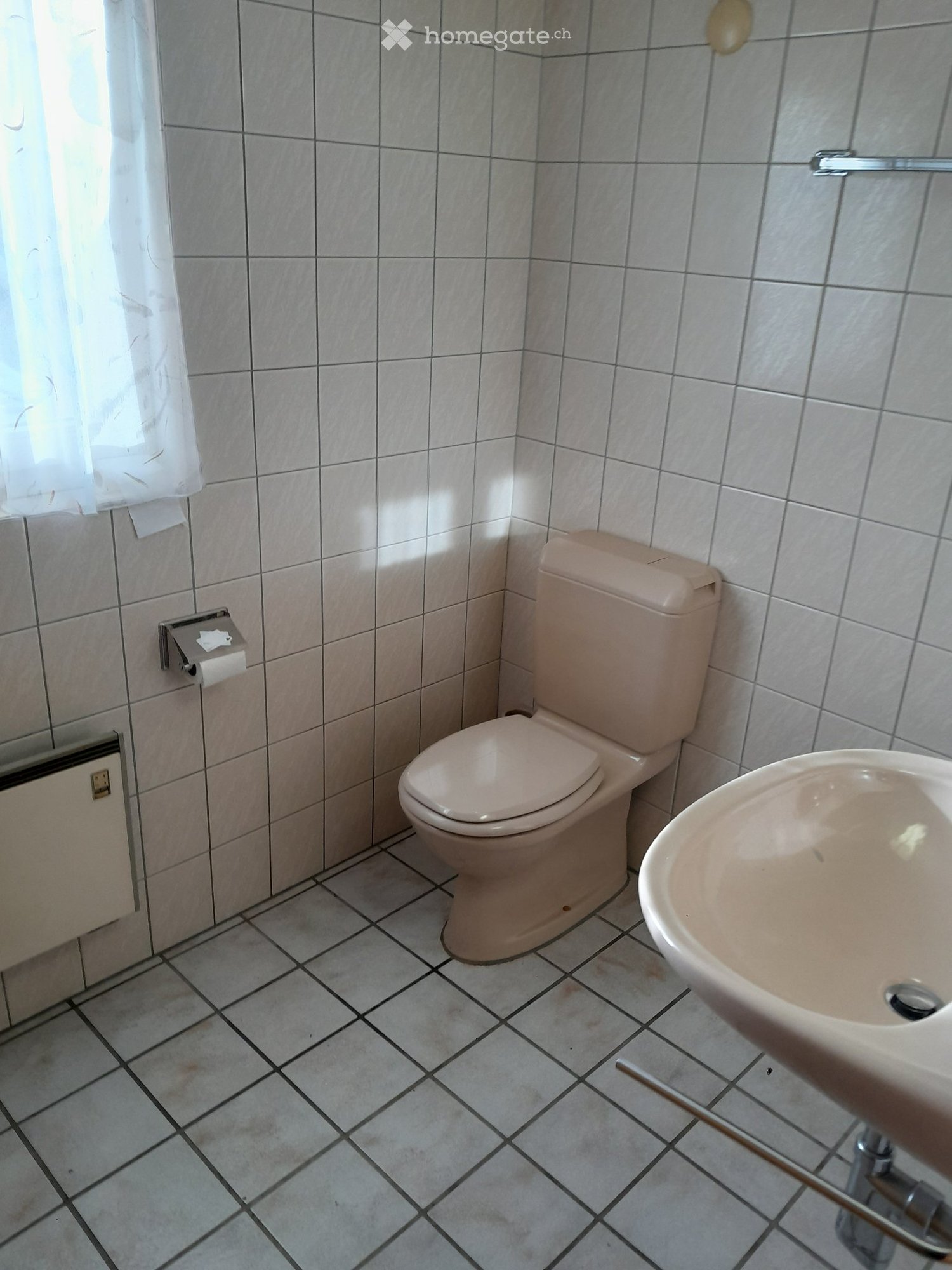 Appartement de 2 ½ pièces
Au cœur du village d'Unteriberg
Incl. place de parc extérieure
Excl. électricité
2ème étage