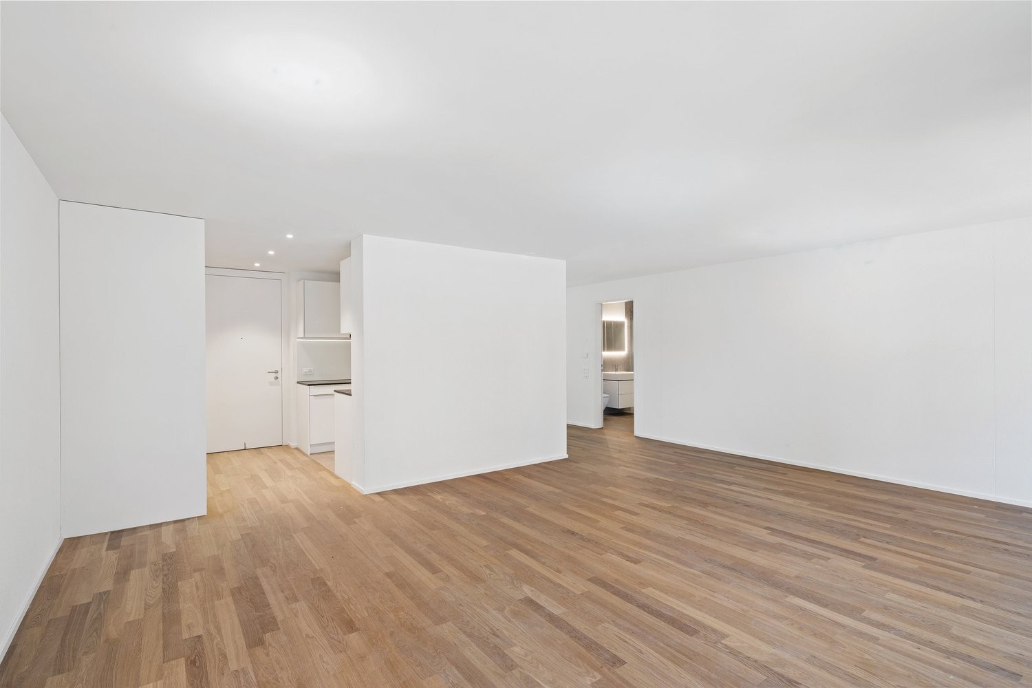 84m² commercial
