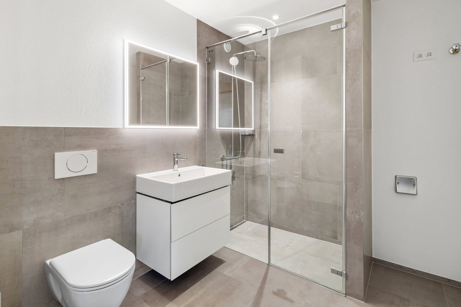 84m² commercial
