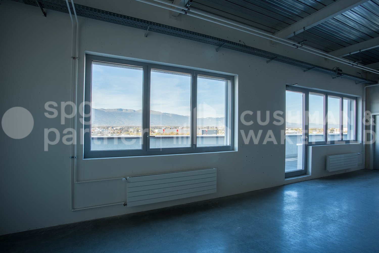 317m² office