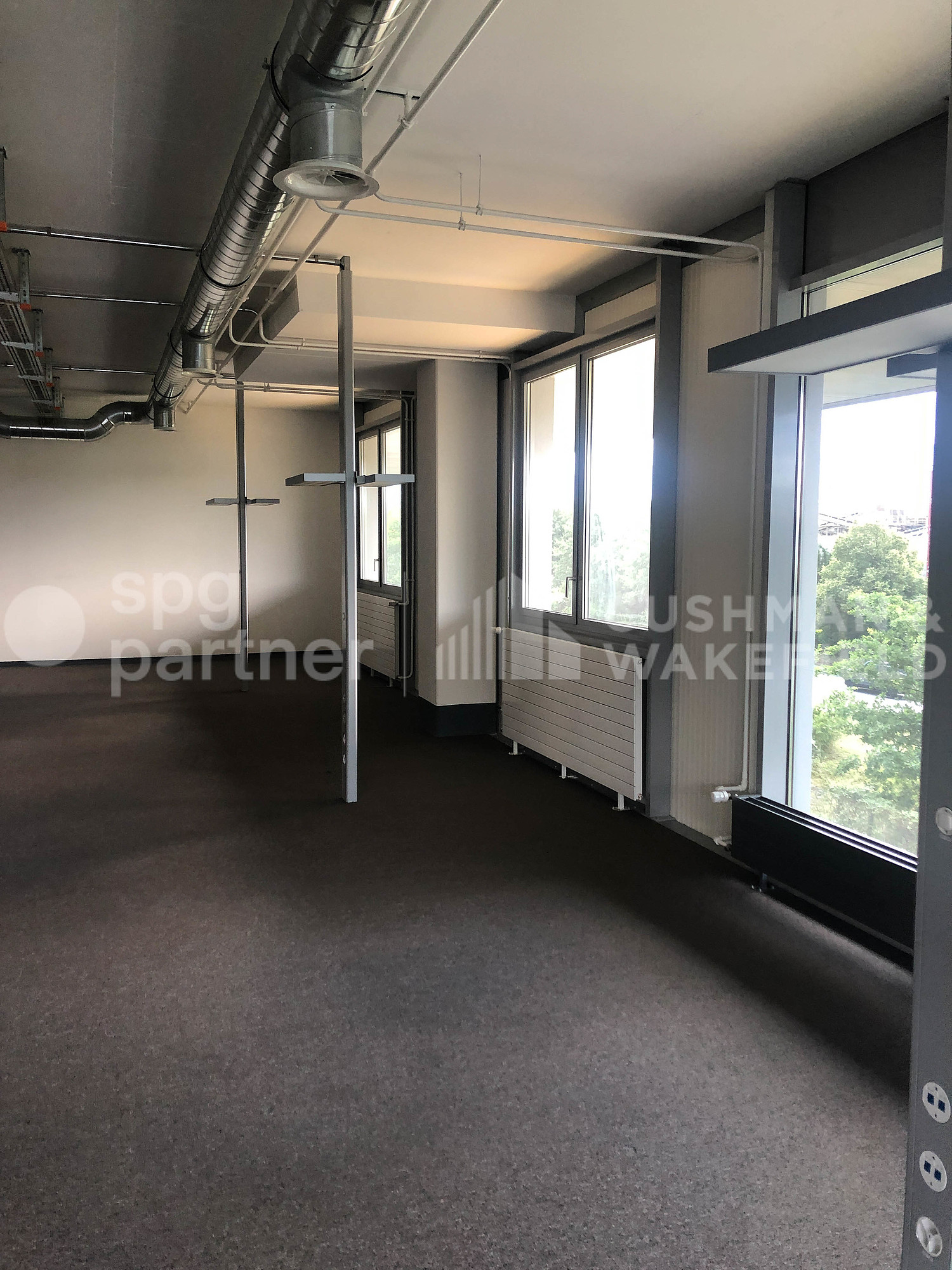 317m² office