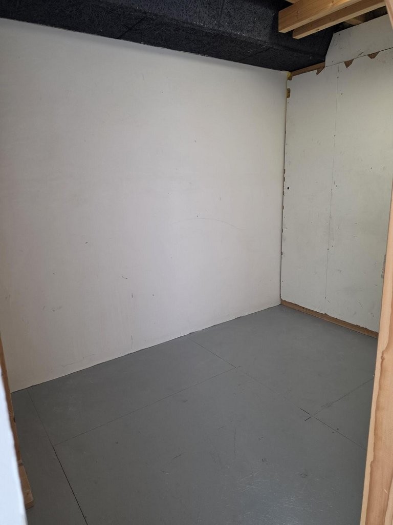 Local de stockage de 120m²