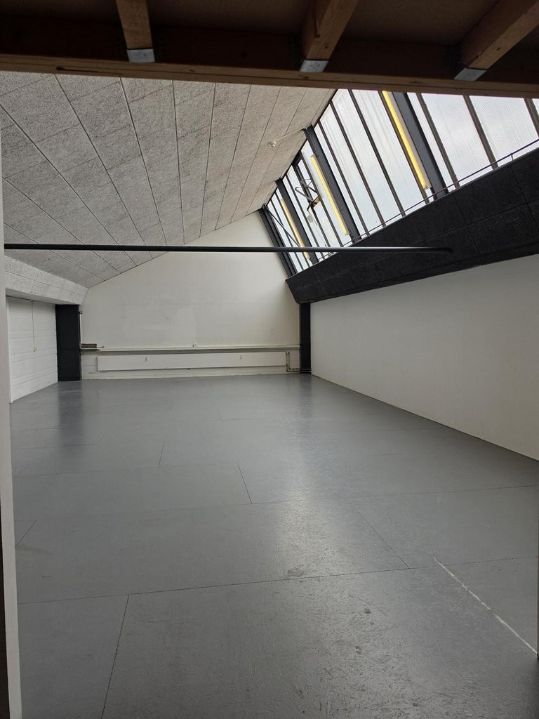 Local de stockage de 120m²