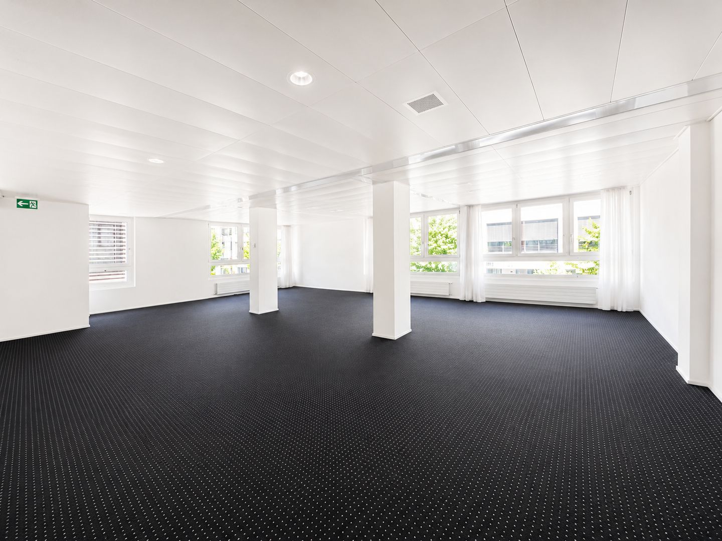 210m² office, photo 1 sur 10