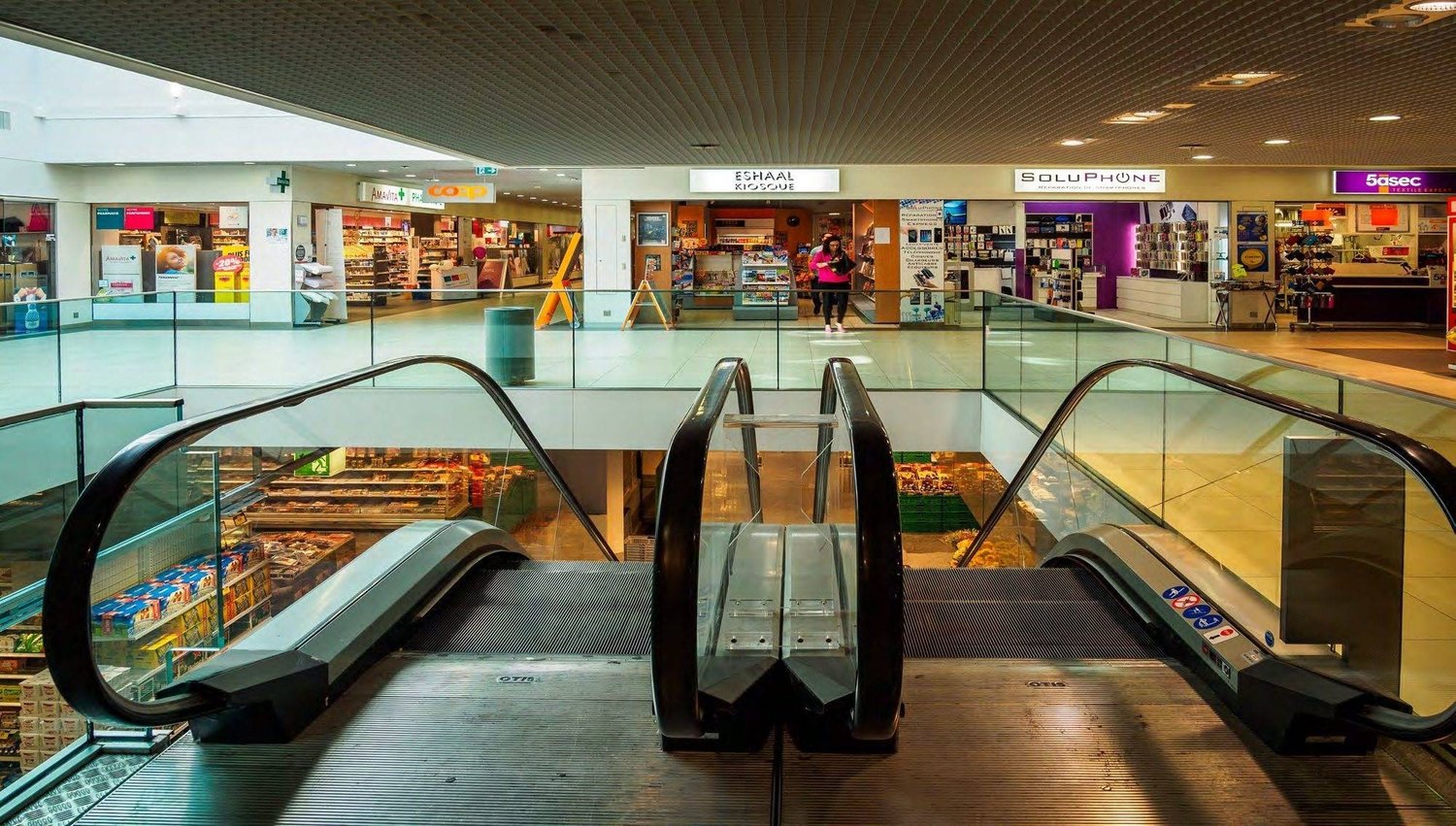 284m² shopping centre