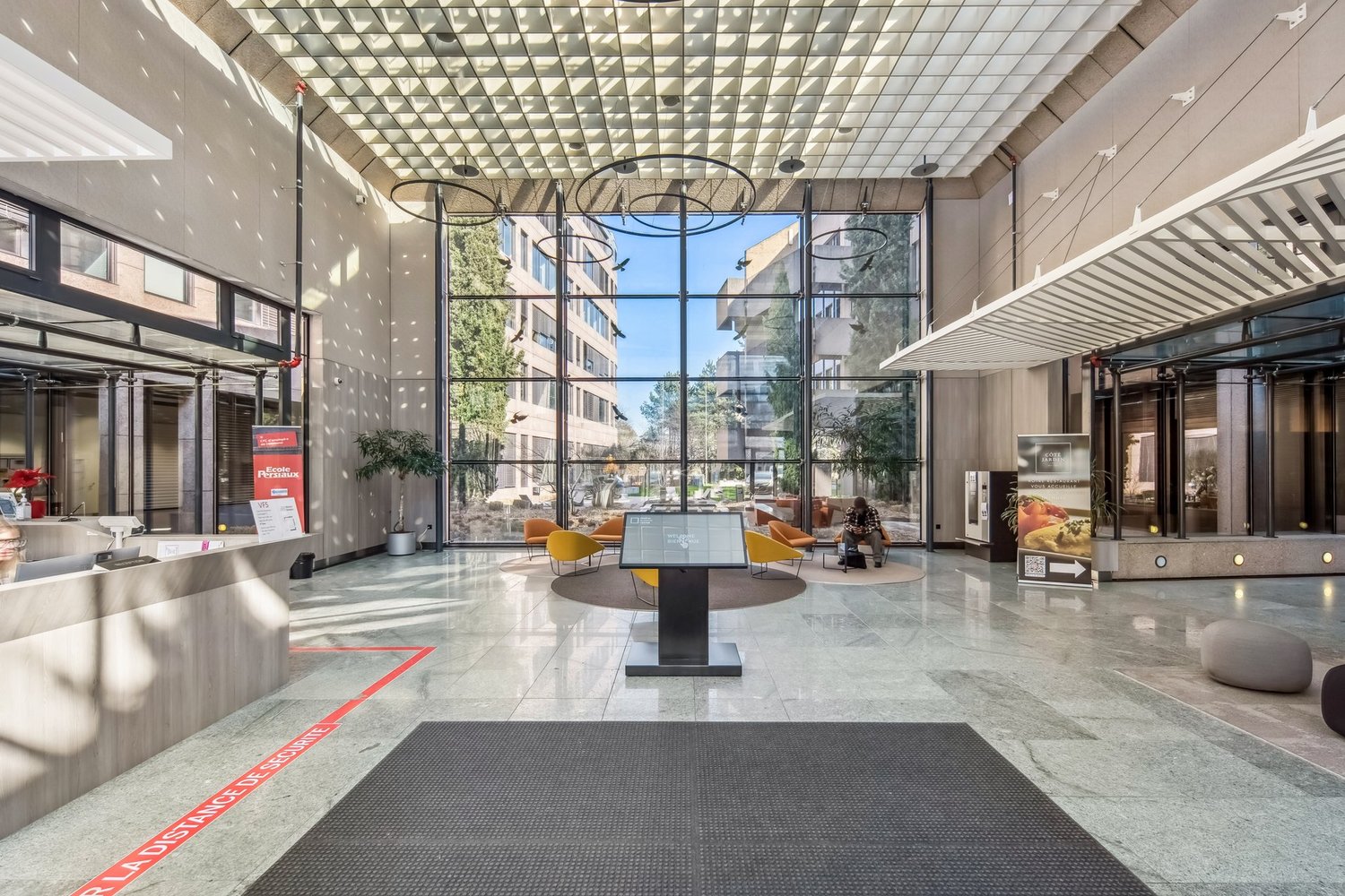 150m² office