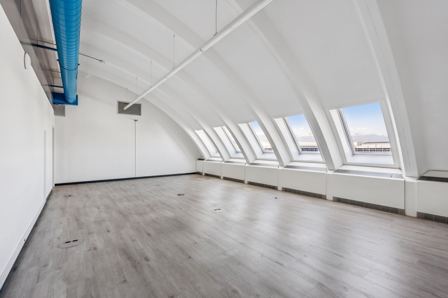 150m² office