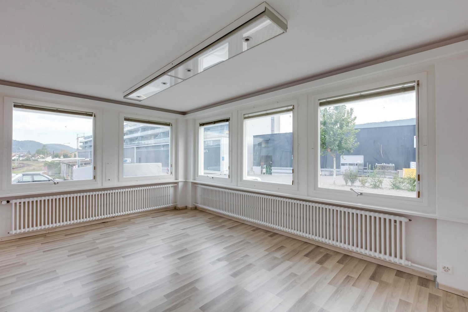 96m² bureau